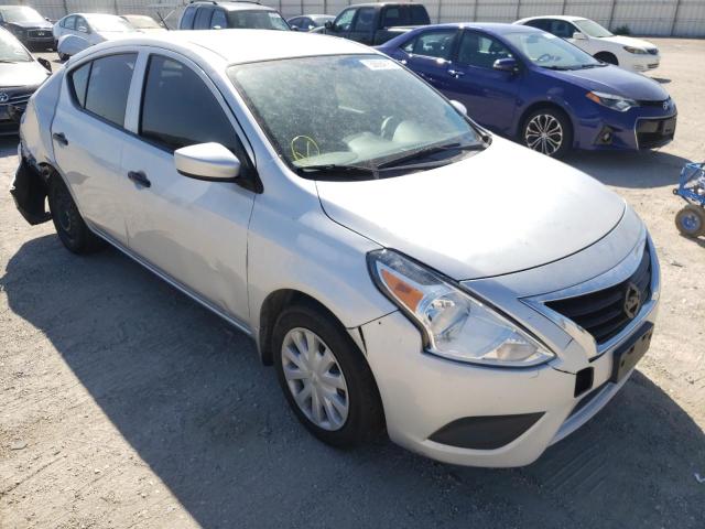 3N1CN7AP4GL832539 - 2016 NISSAN VERSA S SILVER photo 1