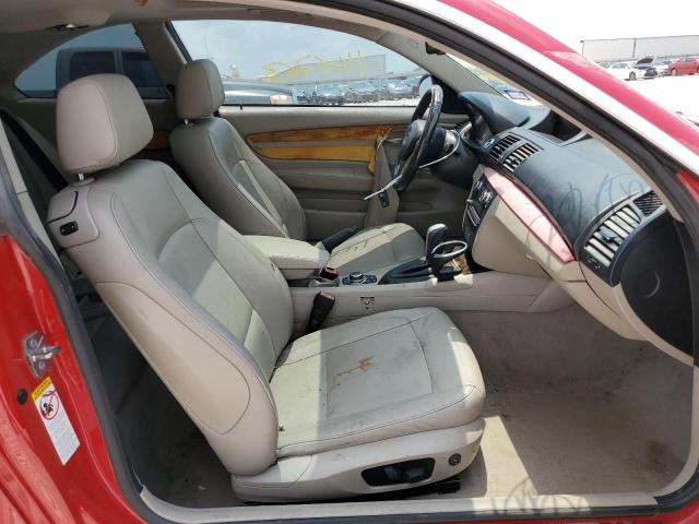 WBAUP73569VK76046 - 2009 BMW 128 I RED photo 5