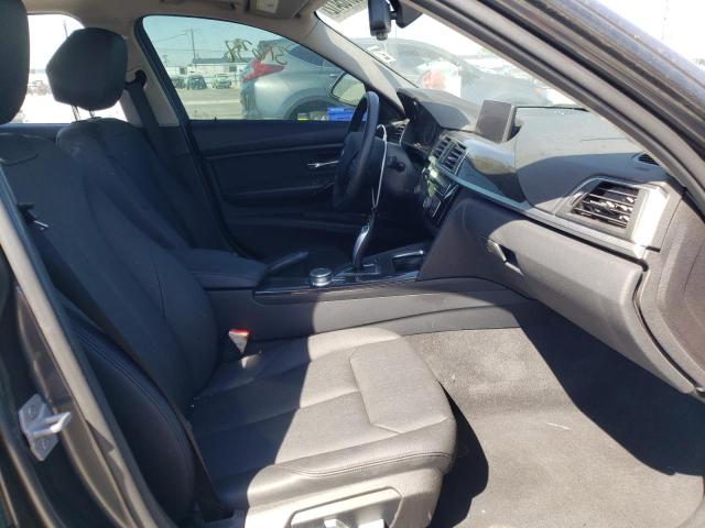 WBA8A3C56JA357751 - 2018 BMW 320 XI GRAY photo 5