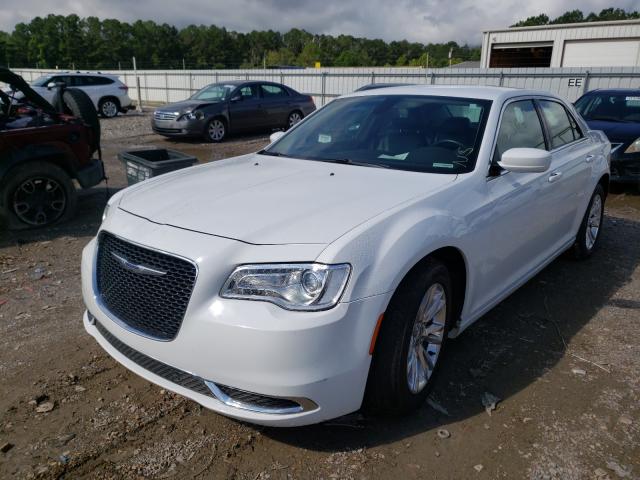 2C3CCAAG1KH548100 - 2019 CHRYSLER 300 TOURIN WHITE photo 2