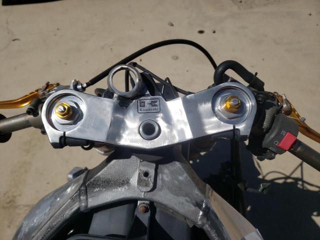 JKBZXJB103A021269 - 2003 KAWASAKI ZX636 B1 SILVER photo 8