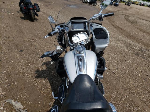 1HD1TAN15GB950094 - 2016 HARLEY-DAVIDSON FLTRUSE CV TWO TONE photo 5