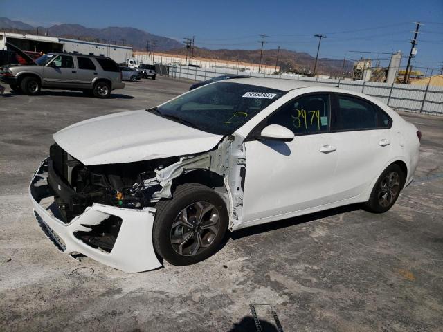 3KPF24AD8ME403685 - 2021 KIA FORTE FE WHITE photo 2