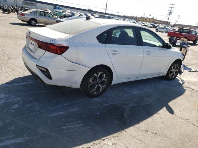 3KPF24AD8ME403685 - 2021 KIA FORTE FE WHITE photo 4