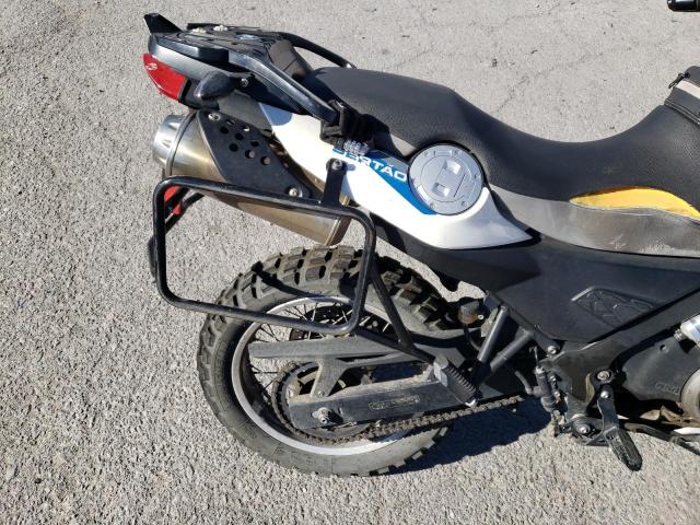 WB1014609CZC95126 - 2012 BMW G650 SERTA TWO TONE photo 6