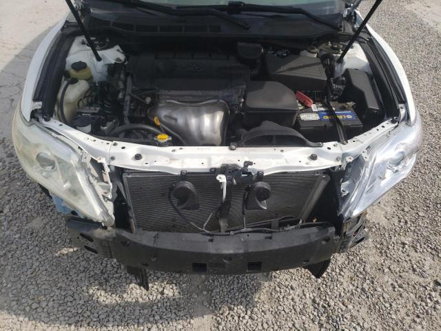 4T1BF3EK3BU679479 - 2011 TOYOTA CAMRY BASE Weiß Foto 7