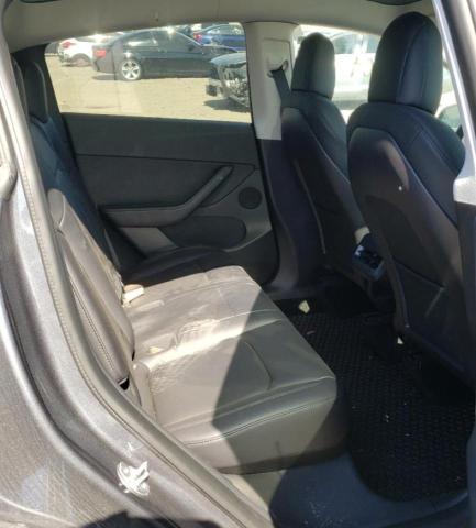 7SAYGDEE0NF343932 - 2022 TESLA MODEL Y فحمي صورة 6