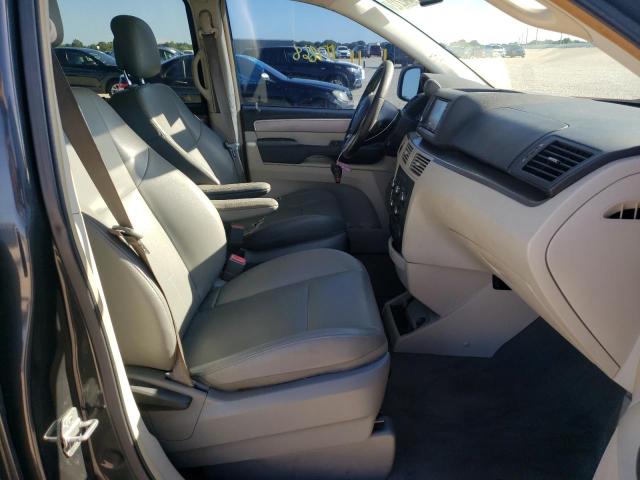 2C4RVABG8CR202703 - 2012 VOLKSWAGEN ROUTAN SE GRAY photo 5