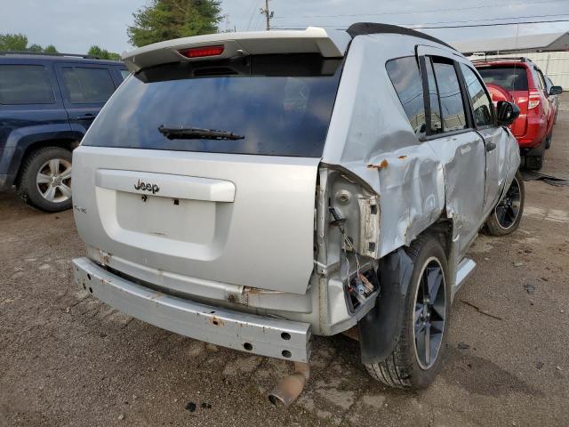 1J8FF47W67D356720 - 2007 JEEP COMPASS SILVER photo 4