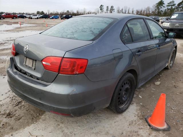 3VW2K7AJ5EM361390 - 2014 VOLKSWAGEN JETTA BASE رمادي صورة 4
