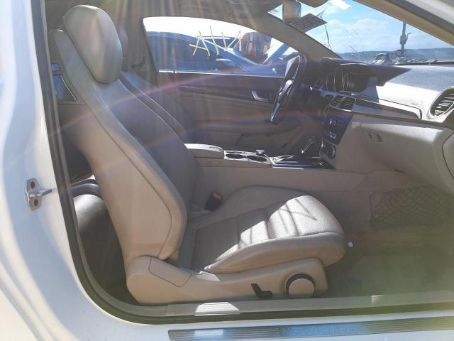 WDDGJ4HBXFG371729 - 2015 MERCEDES-BENZ C 250 WHITE photo 5