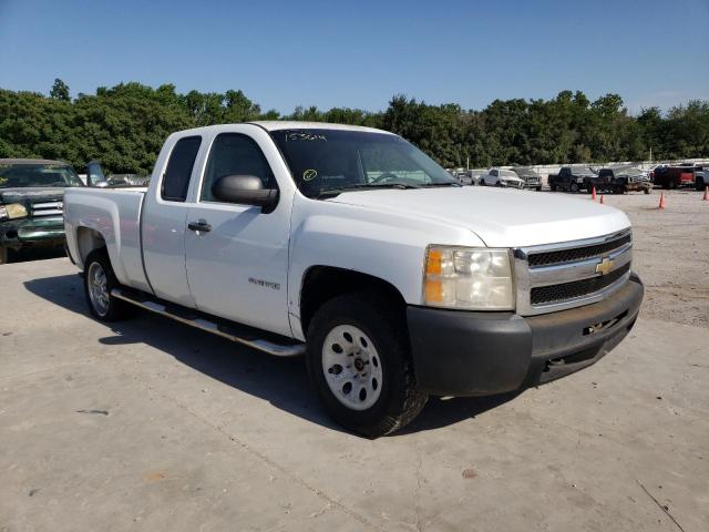 1GCRKPE33BZ153614 - 2011 CHEVROLET SILVERADO WHITE photo 1