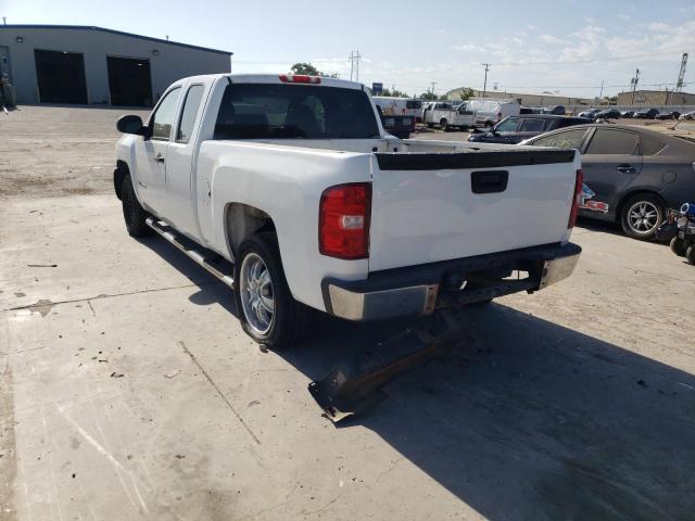 1GCRKPE33BZ153614 - 2011 CHEVROLET SILVERADO WHITE photo 3