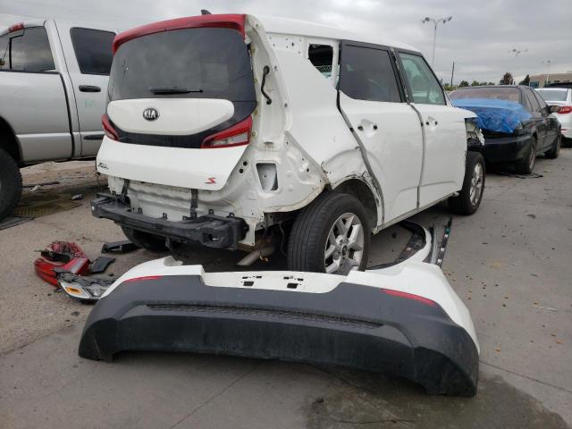 KNDJ23AU1L7714216 - 2020 KIA SOUL LX WHITE photo 4