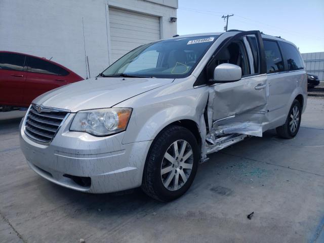 2A8HR541X9R661023 - 2009 CHRYSLER TOWN & COU SILVER photo 2