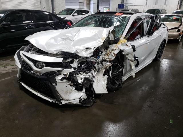 4T1B61HK6KU817239 - 2019 TOYOTA CAMRY XSE WHITE photo 2