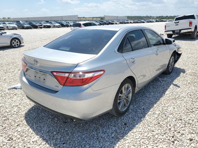 4T1BF1FK7HU703147 - 2017 TOYOTA CAMRY LE SILVER photo 4