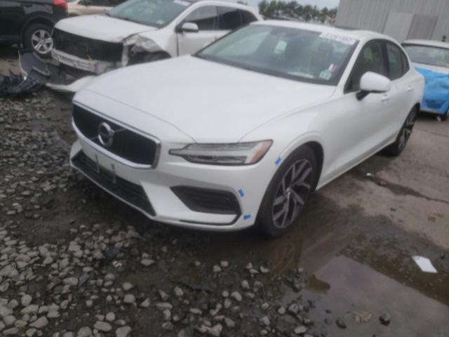 7JR102FK6KG011105 - 2019 VOLVO S60 T5 MOM WHITE photo 2