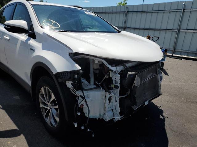 JTMRJREV2GD036689 - 2016 TOYOTA RAV4 HV XL WHITE photo 9