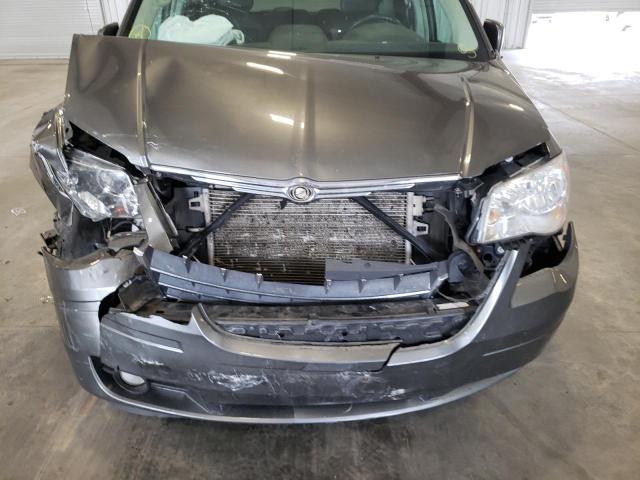 2A4RR8D12AR448952 - 2010 CHRYSLER TOWN & COU GRAY photo 9