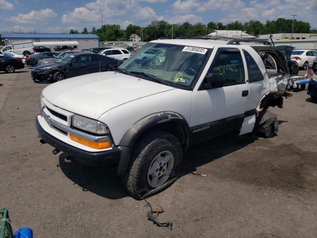 1GNCT18W2YK147799 - 2000 CHEVROLET BLAZER WHITE photo 2