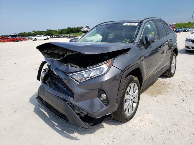 2T3C1RFV3LW092786 - 2020 TOYOTA RAV4 XLE P GRAY photo 2