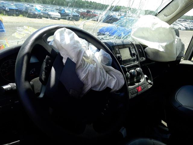 3C6TRVBG5JE103814 - 2018 RAM PROMASTER WHITE photo 5