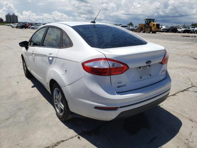 3FADP4BJ8HM109282 - 2017 FORD FIESTA SE WHITE photo 3