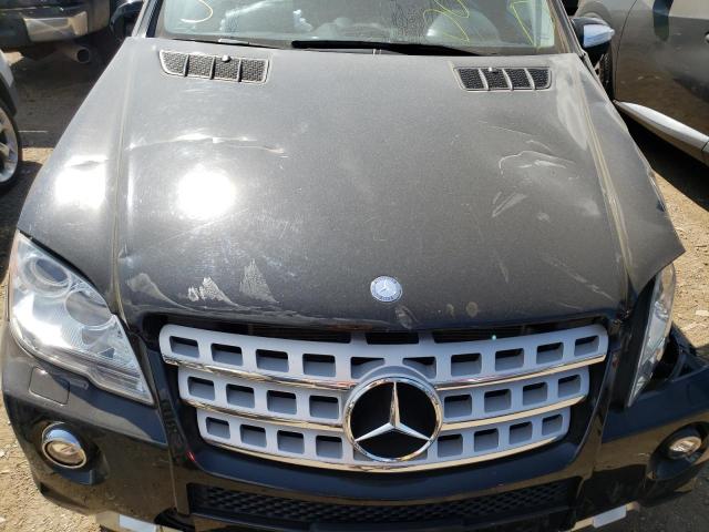 4JGBB7CB3AA589044 - 2010 MERCEDES-BENZ ML 550 4MA BLACK photo 7