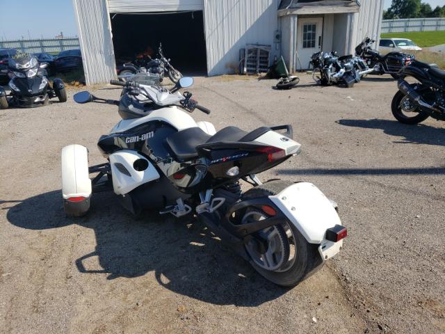 2BXJAAA139V000843 - 2009 CAN-AM SPYDER ROA WHITE photo 3