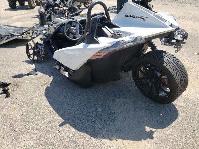 57XAATGD6M8143867 - 2021 POLARIS SLINGSHOT WHITE photo 3