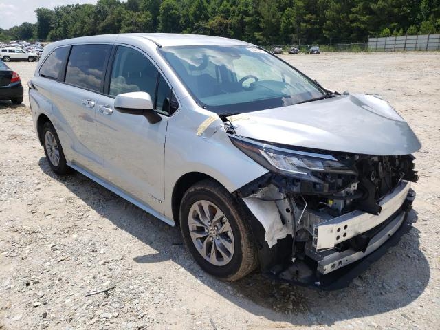 5TDKRKEC2MS063763 - 2021 TOYOTA SIENNA LE SILVER photo 1
