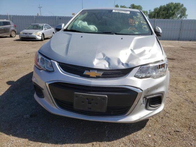 1G1JB5SH6H4156734 - 2017 CHEVROLET SONIC LS SILVER photo 9
