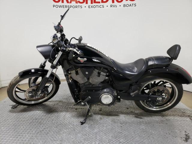 5VPGA36N0E3033782 - 2014 VICTORY MOTORCYCLES VEGAS 8-BA BLACK photo 3