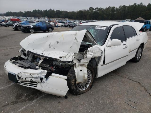 2LNHM82V49X630354 - 2009 LINCOLN TOWN CAR S WHITE photo 2