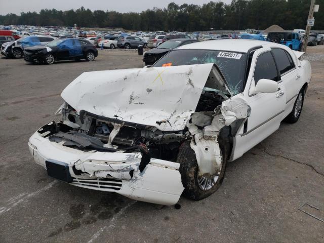 2LNHM82V49X630354 - 2009 LINCOLN TOWN CAR S WHITE photo 9