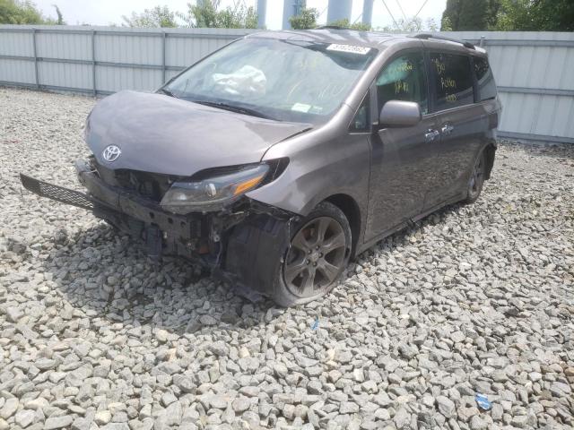 5TDXK3DC2GS714847 - 2016 TOYOTA SIENNA SE SILVER photo 2