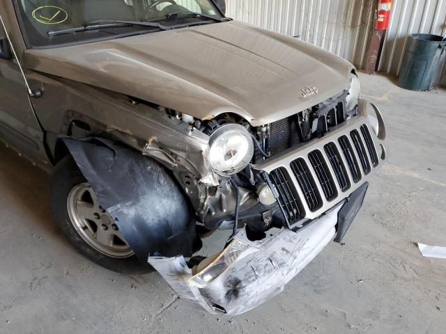 1J4GL48K16W130596 - 2006 JEEP LIBERTY SP BEIGE photo 9