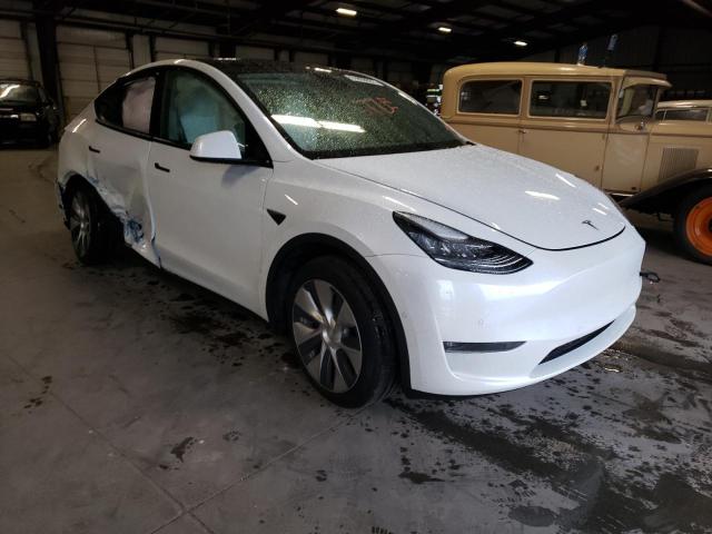 5YJYGDEE9LF044840 - 2020 TESLA MODEL Y Белый фото 1