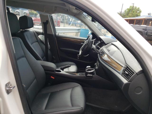 WBAVM5C56FVV94956 - 2015 BMW X1 XDRIVE3 WHITE photo 5