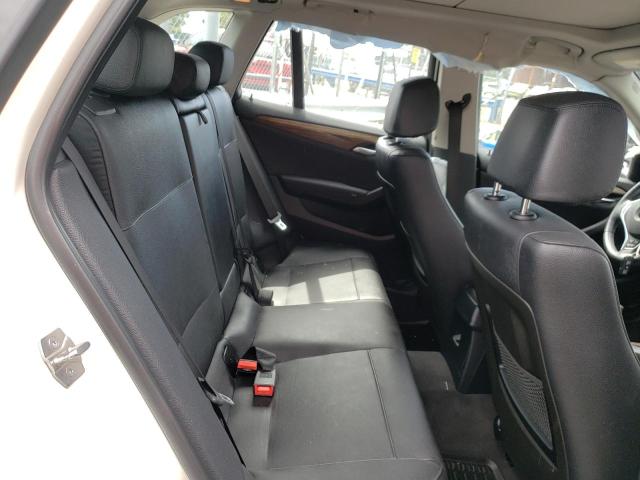 WBAVM5C56FVV94956 - 2015 BMW X1 XDRIVE3 WHITE photo 6