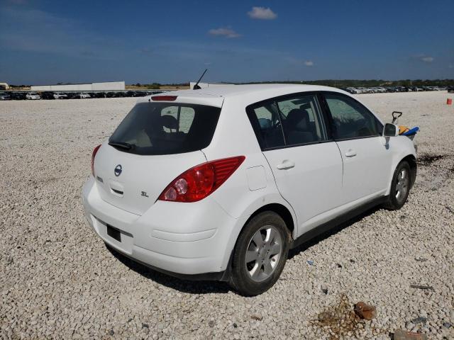 3N1BC13E17L423411 - 2007 NISSAN VERSA S WHITE photo 4