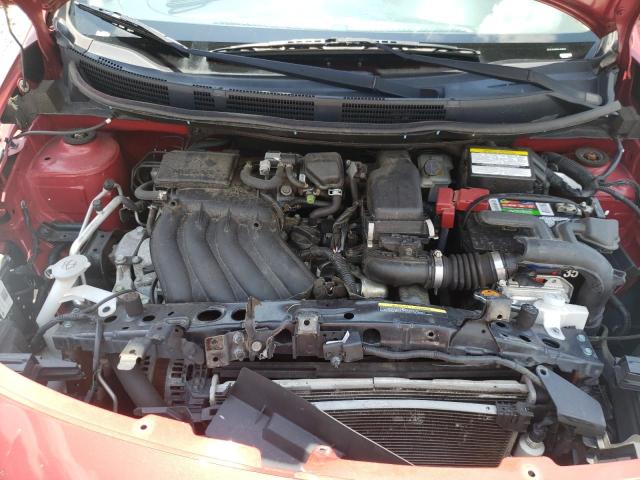 3N1CN7AP9JL879864 - 2018 NISSAN VERSA S RED photo 7