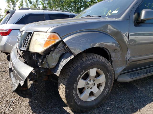 5N1AR18W95C737885 - 2005 NISSAN PATHFINDER GRAY photo 9