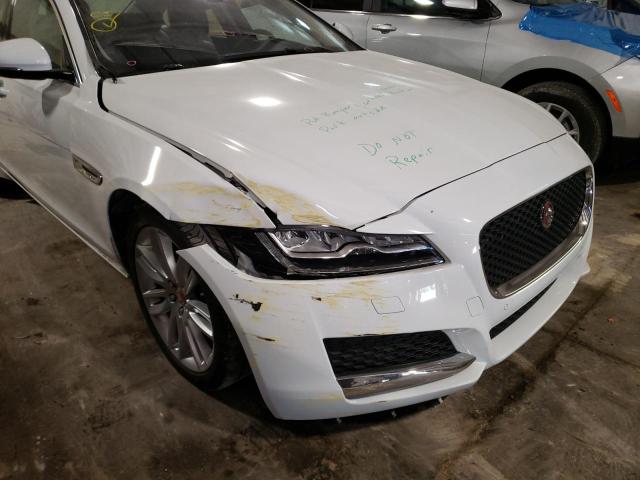 SAJBK4BVXHCY47512 - 2017 JAGUAR XF PRESTIG WHITE photo 9