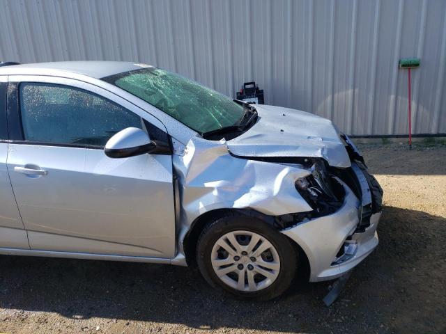 1G1JB5SH5H4147720 - 2017 CHEVROLET SONIC LS SILVER photo 9