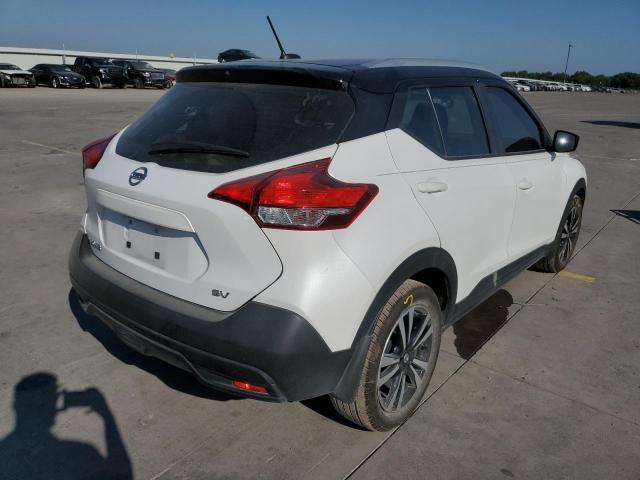 3N1CP5CU4JL541645 - 2018 NISSAN KICKS S WHITE photo 4