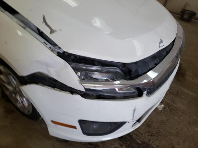 3FAHP0HA1AR291949 - 2010 FORD FUSION SE WHITE photo 9