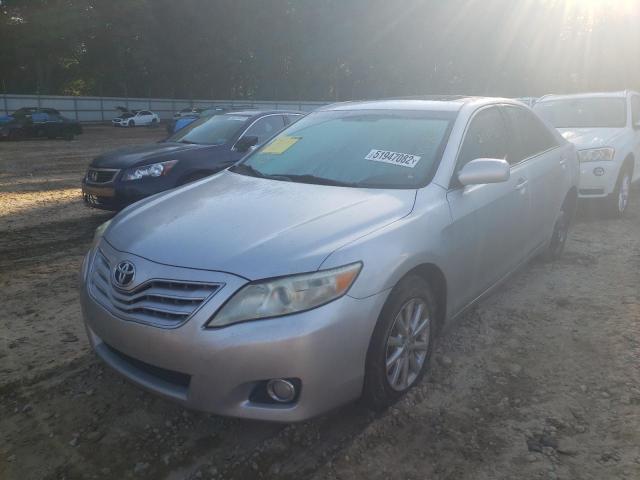 4T1BK3EK3BU628835 - 2011 TOYOTA CAMRY SE SILVER photo 2