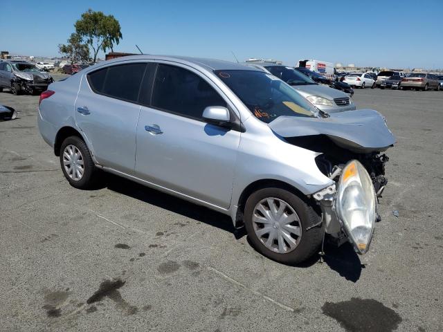 3N1CN7AP3CL916040 - 2012 NISSAN VERSA S SILVER photo 1